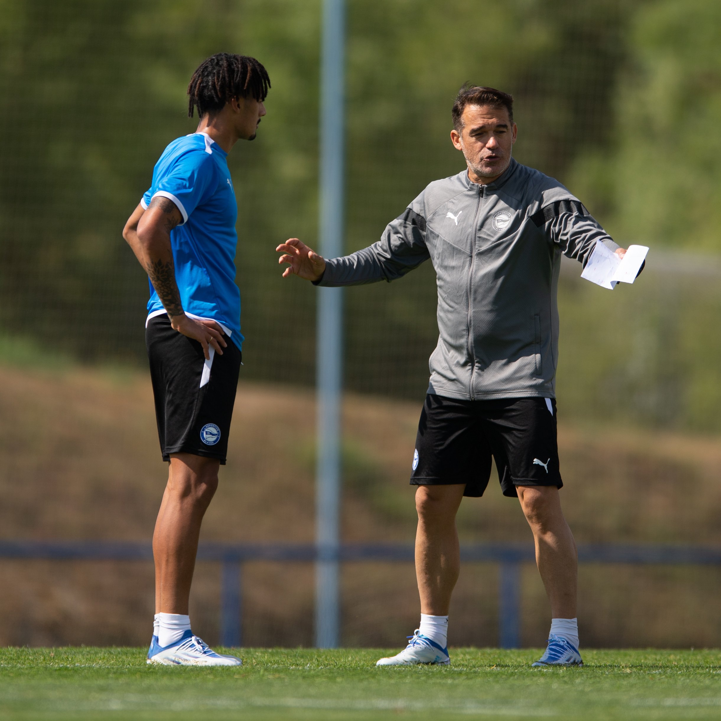 Entrenadores libres segunda división